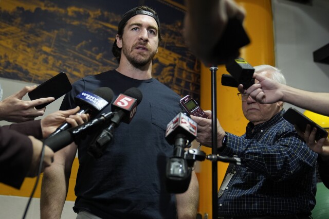 Tampa Bay Lightning Reacquires Veteran Defenseman Ryan McDonagh from Predators