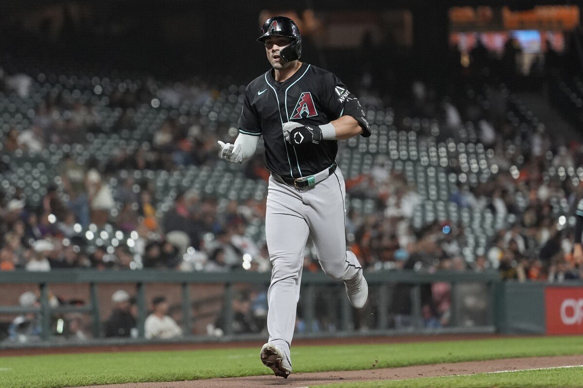 Randal Grichuk homers twice as Diamondbacks hold off Giants 8-7