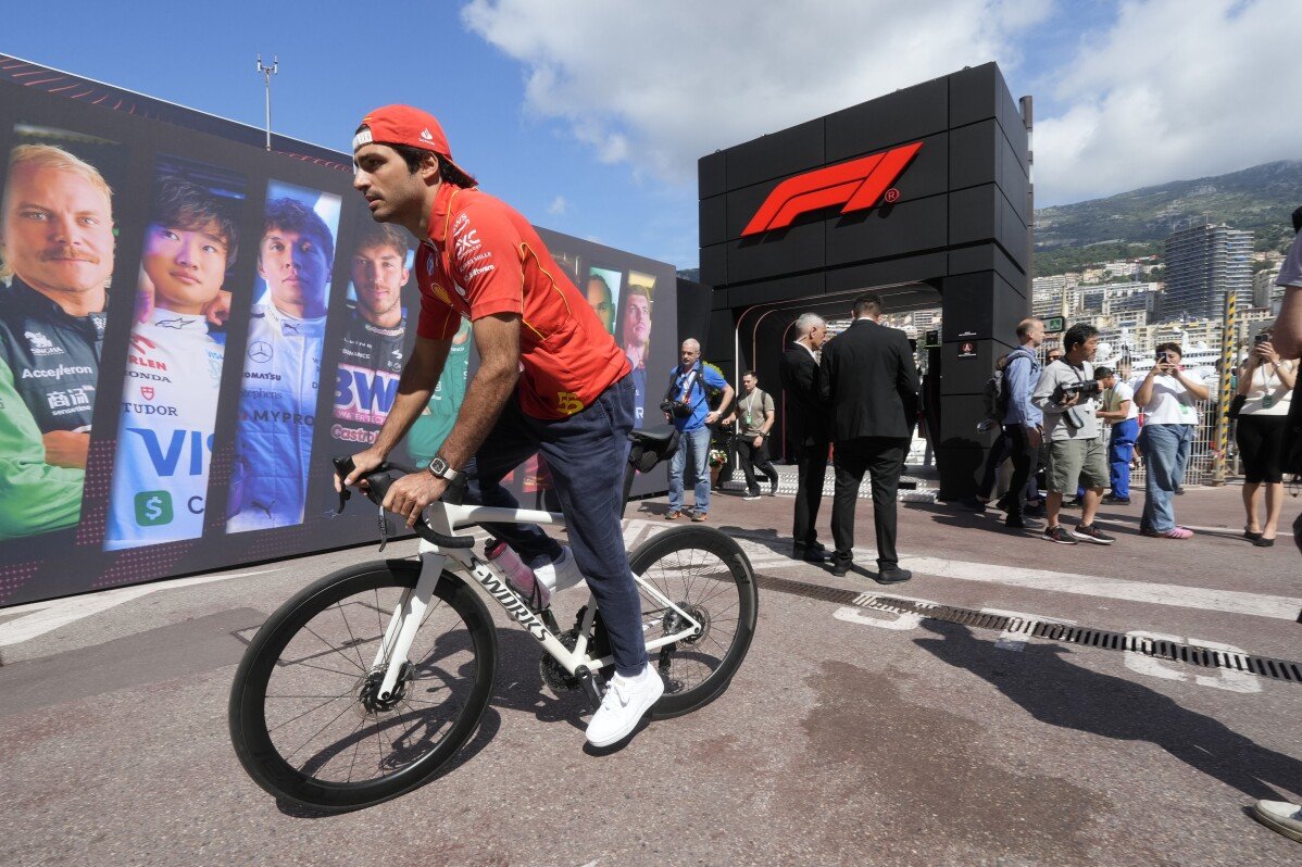 Sainz Jr. takes time to consider F1 future as Ferrari teammate Leclerc seeks Monaco podium