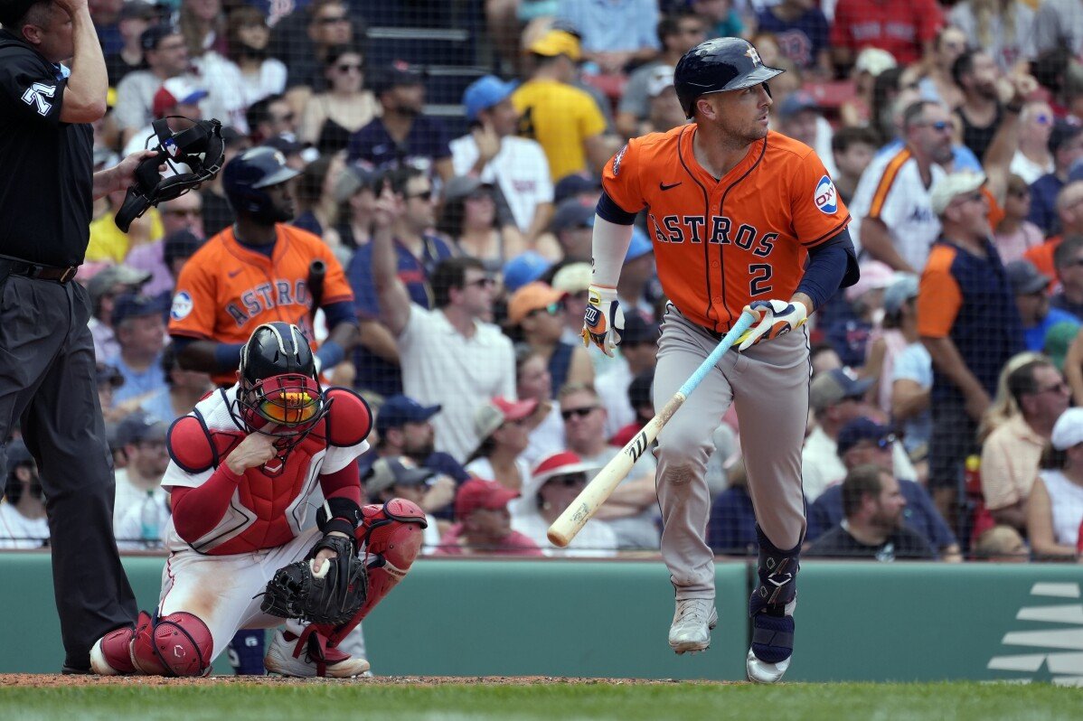 Astros Defeat Red Sox 10-2 with Home Runs from Bregman and Alvarez