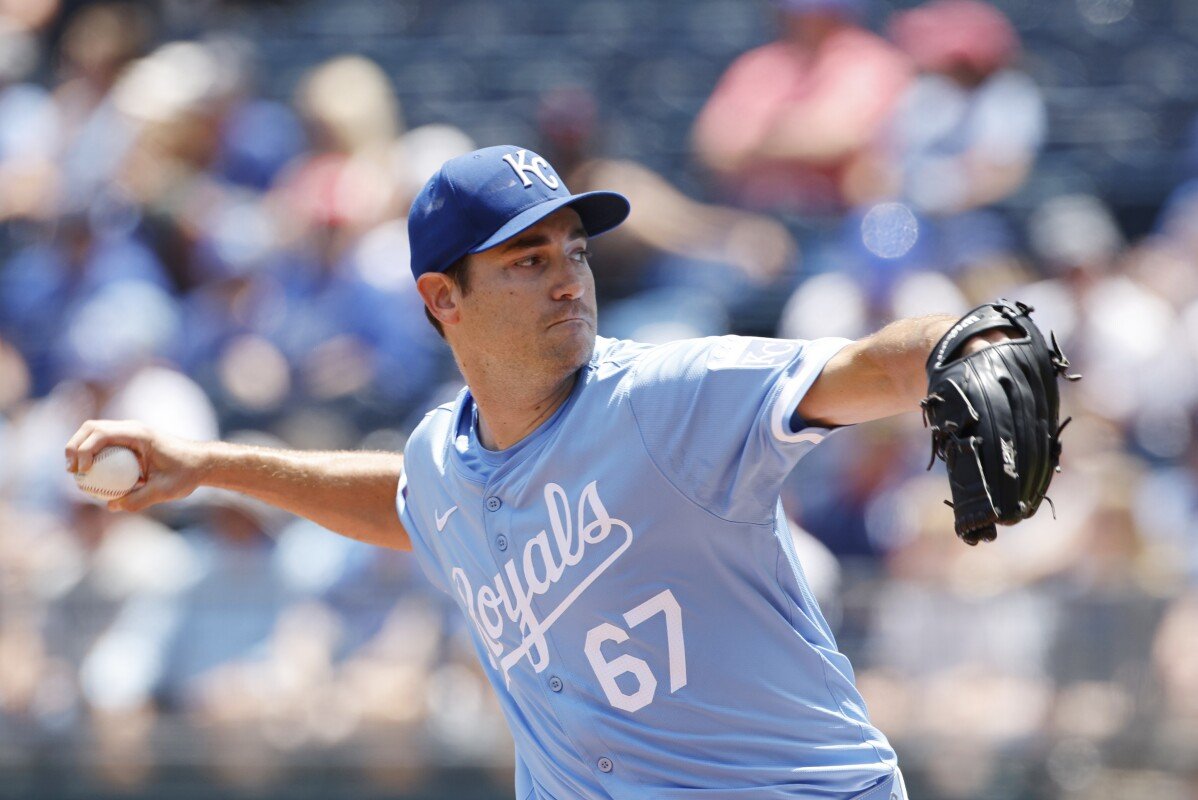 Seth Lugo earns MLB-high 11th win and Salvador Perez leads Royals to 6-2 victory over Guardians