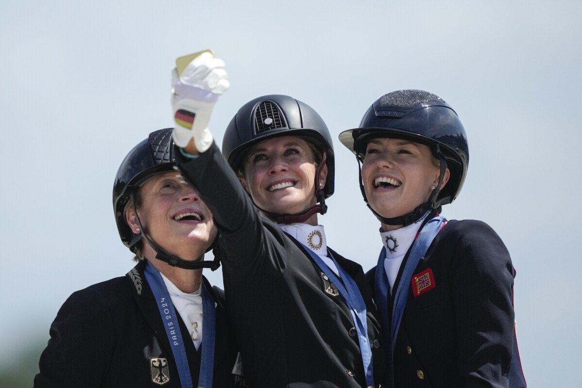 German rider Jessica von Bredow-Werndl successfully defends individual dressage title at Paris Olympics